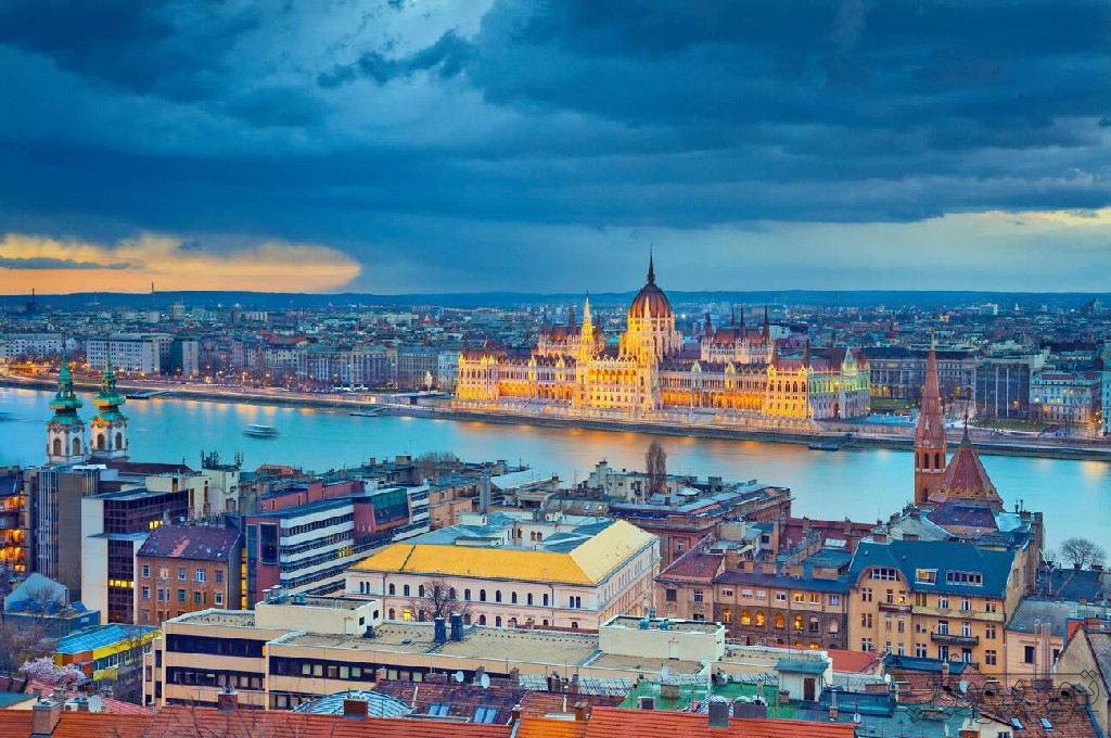 در چه فصلی به مجارستان سفر کنیم؟